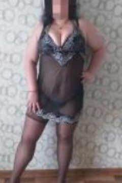 Лера, 32 лет — минет в машине