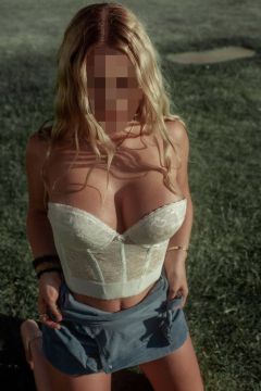 Оксана —  девушка на ночь для щедрого мужчины