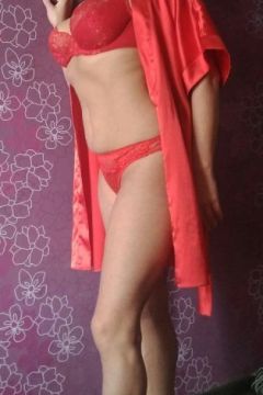 Ева предлагает массаж простаты страпоном, недорого